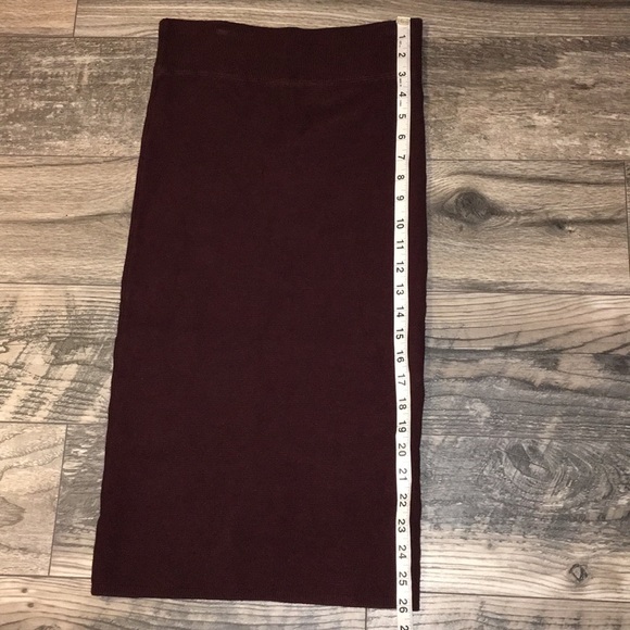 Express Pencil Skirt. - Picture 3 of 9